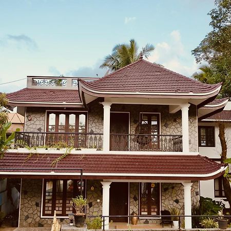 Daffodils Inn Alappuzha Dış mekan fotoğraf
