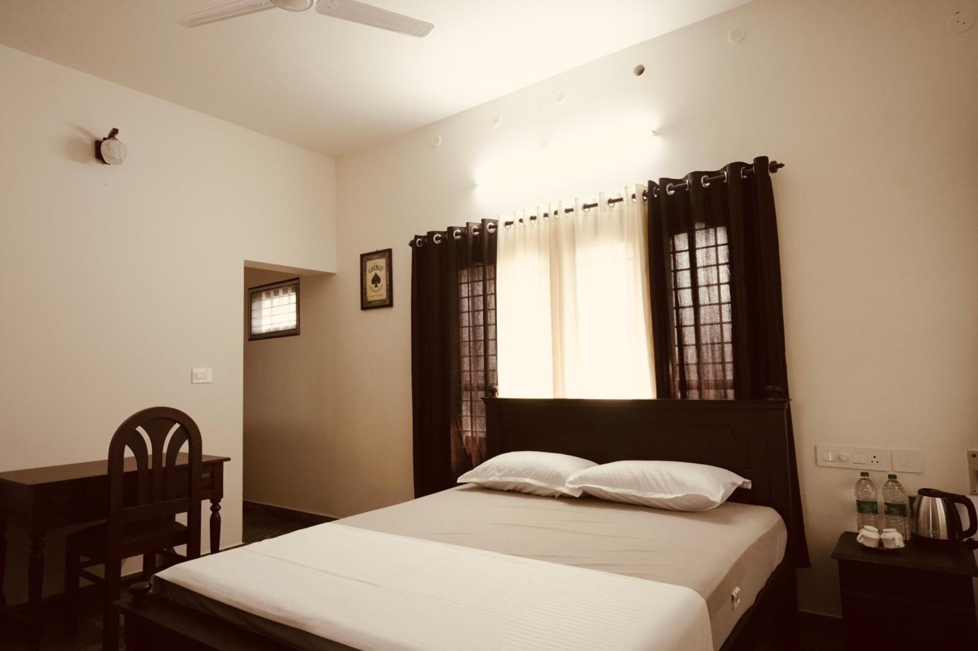Daffodils Inn Alappuzha Dış mekan fotoğraf